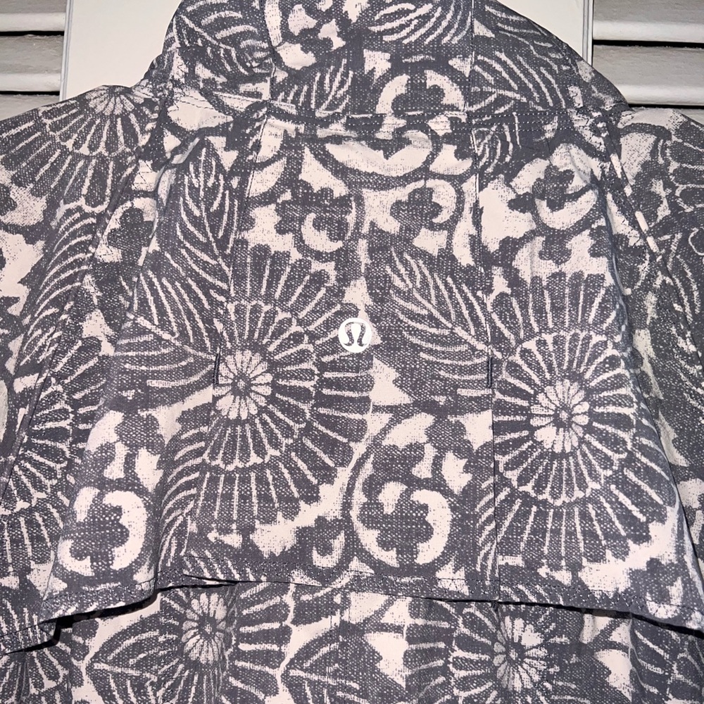 Lululemon Jacket - Picture 6 of 13